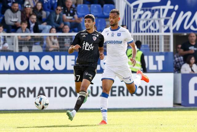 约基奇缺阵掘金大胜快船 文班10分马刺负雄鹿